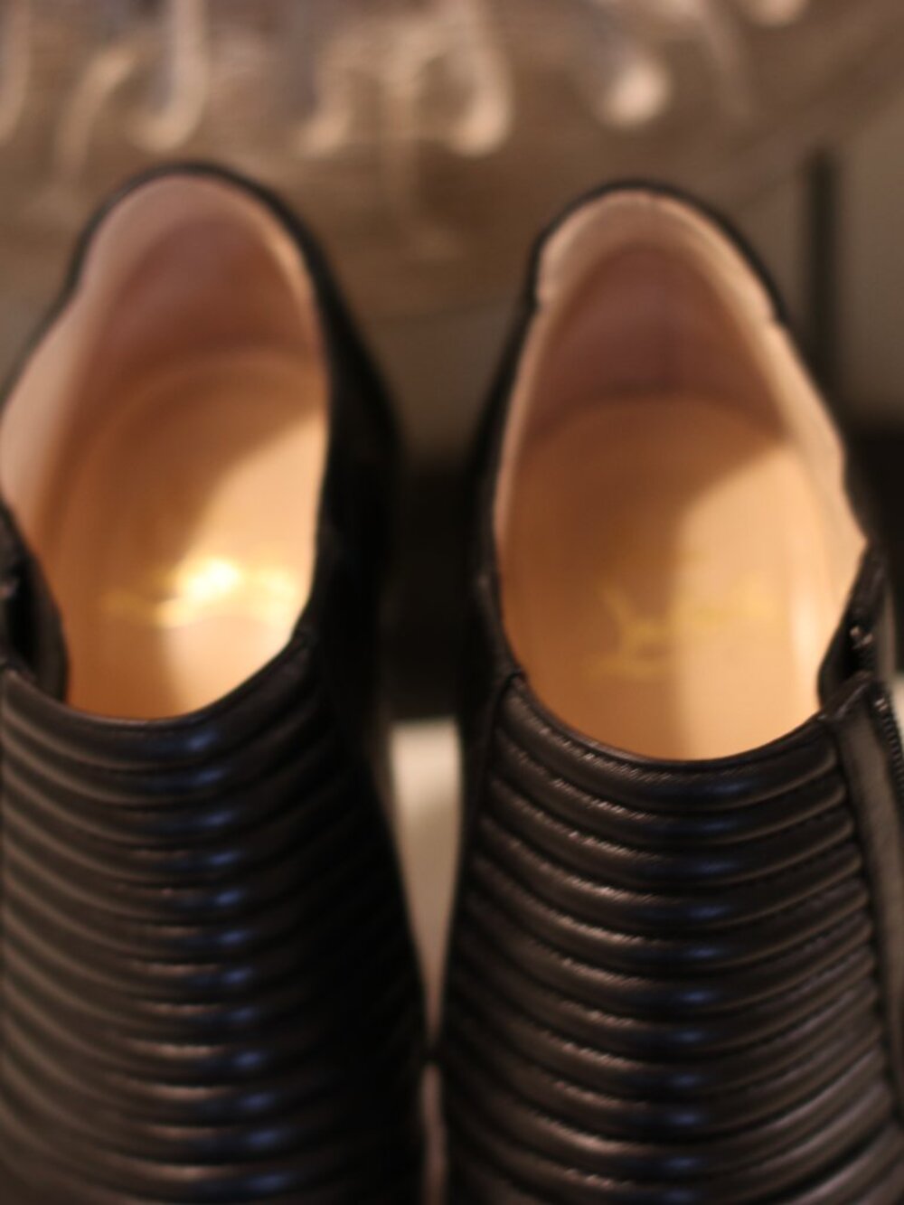 Christian Louboutin Black Ribbed Leather Ankle Boots Sz 38 - Picture 3 of 7
